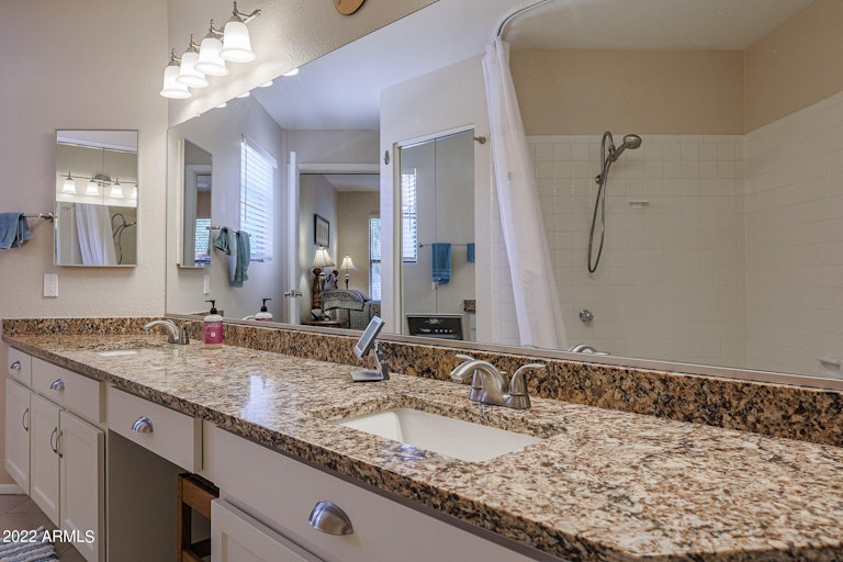 Photo 34 of 38 - 5207 E Half Moon Dr, Phoenix, AZ 85044