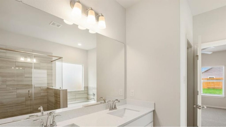 Photo 12 of 20 - 6839 Escondido Dr, Rosharon, TX 77583