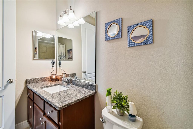 Photo 24 of 49 - 3921 Salida Delsol Dr, Sun City Center, FL 33573