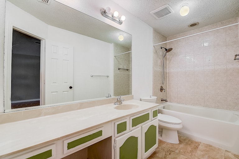 Photo 19 of 29 - 669 Thompson Dr, Coppell, TX 75019