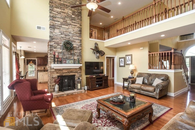 Photo 14 of 105 - 1013 Country Ln, Loganville, GA 30052