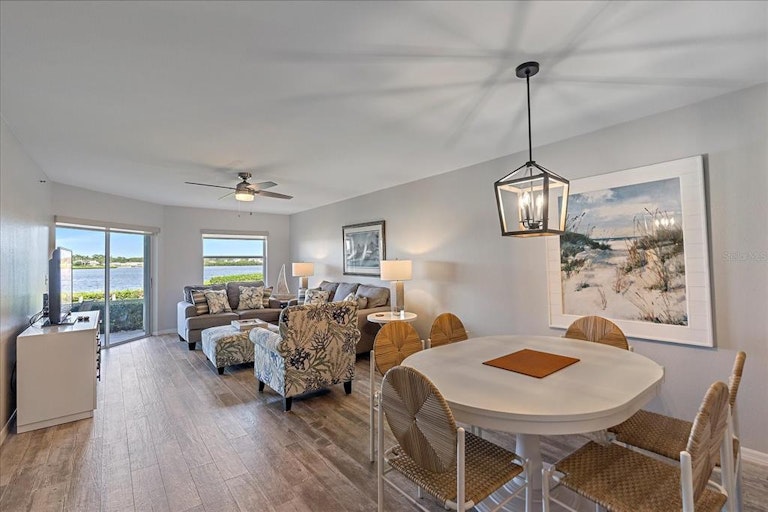 Photo 4 of 44 - 1360 Siesta Bayside Dr #1360-D, Sarasota, FL 34242