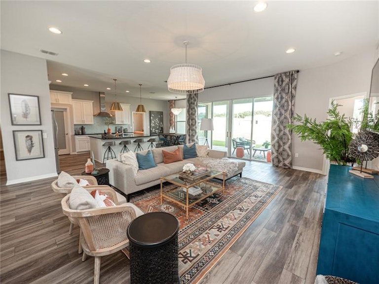 Photo 2 of 10 - 1936 Deep Creek Dr, Lakeland, FL 33810