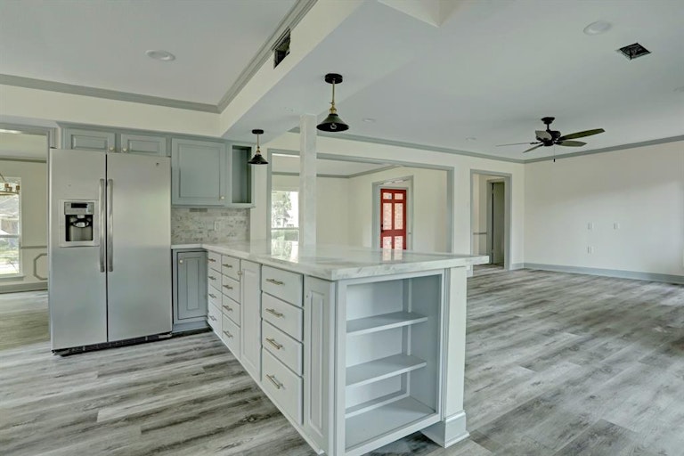 Photo 12 of 27 - 7919 Fairdale Ln, Houston, TX 77063