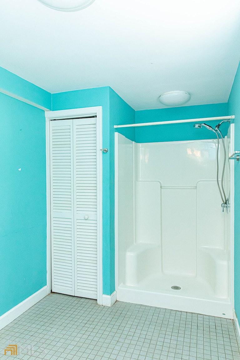 Photo 27 of 45 - 2982 Cruse Rd, Lawrenceville, GA 30044