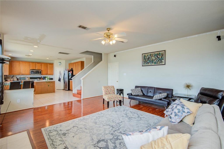 Photo 23 of 50 - 16651 Keegans Ridge Way Dr, Houston, TX 77083