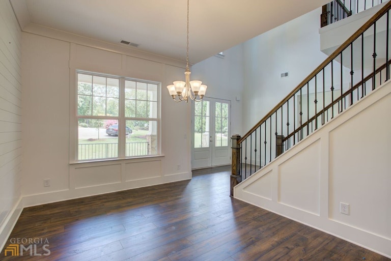 Photo 5 of 32 - 3001 Fairway Dr, Villa Rica, GA 30180