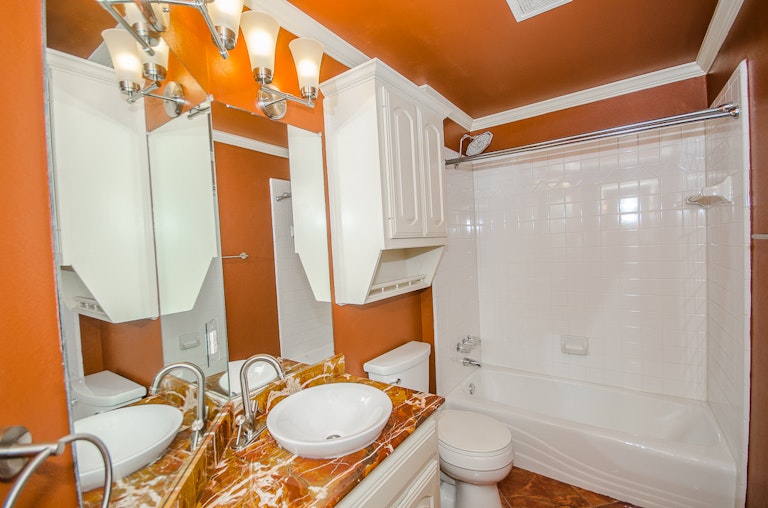 Photo 3 of 43 - 2206 Club Creek Cir, Garland, TX 75043