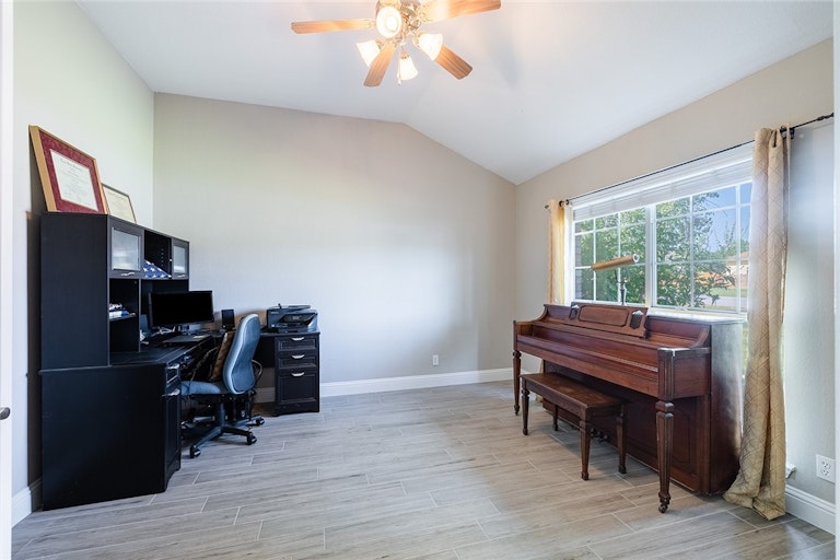 Photo 10 of 40 - 21004 Apache Plum Ln, Pflugerville, TX 78660