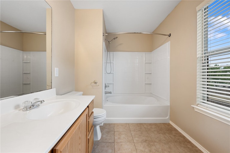 Photo 29 of 39 - 204 Debbie Ann Dr, Leander, TX 78641