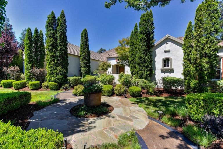 Photo 4 of 70 - 8910 Belford Ct, Roseville, CA 95747