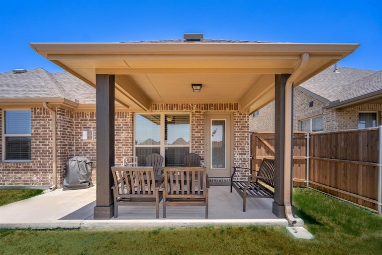 Photo 20 of 22 - 2081 Avondown Rd, Forney, TX 75126