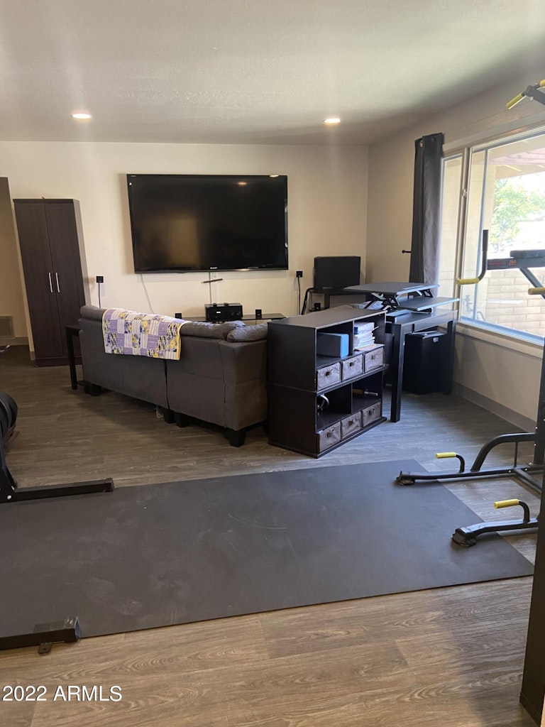 Photo 2 of 15 - 1922 E Laguna Dr, Tempe, AZ 85282