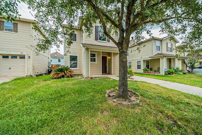 Photo 9 of 38 - 18910 Remington Mill Dr, Houston, TX 77073