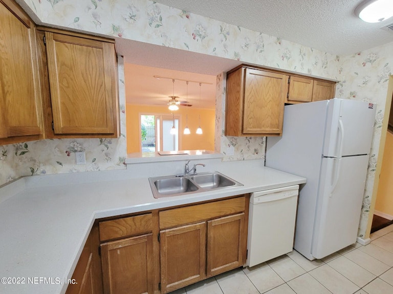 Photo 7 of 18 - 1213 Maitland Ave, Jacksonville, FL 32211