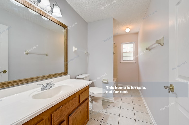 Photo 24 of 37 - 1154 Weyburn Way, Jacksonville, FL 32225