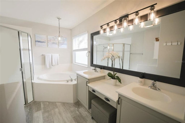 Photo 13 of 53 - 11505 Dancing River Dr, Venice, FL 34292