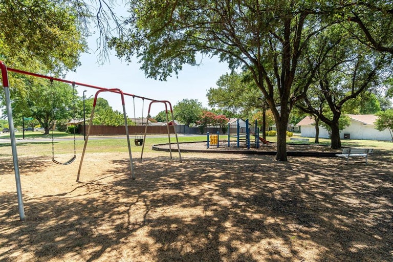 Photo 16 of 17 - 2110 Edna Smith Dr, Garland, TX 75040