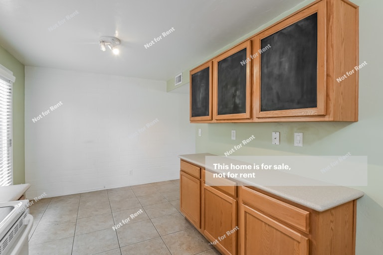 Photo 11 of 25 - 905 N Venice Ave Unit D, Tucson, AZ 85711
