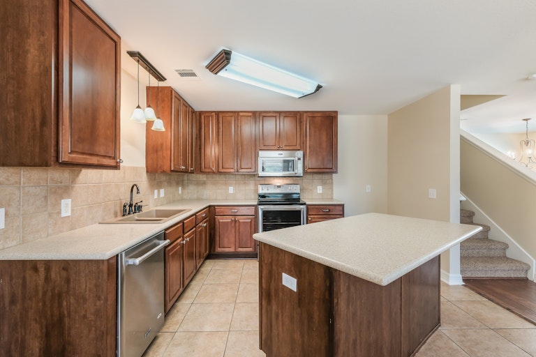 Photo 11 of 28 - 15826 Cotton Tail Ln, San Antonio, TX 78255