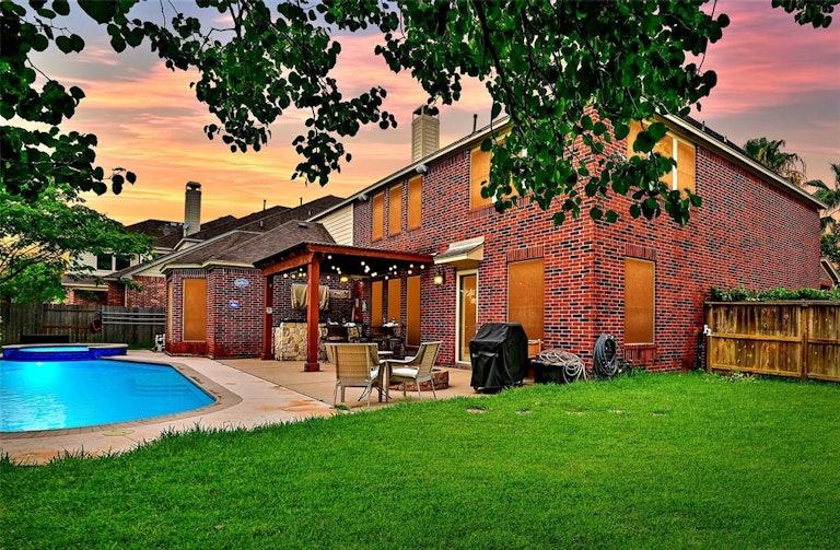 Photo 1 of 45 - 2606 Cottage Creek Ct, Pearland, TX 77584