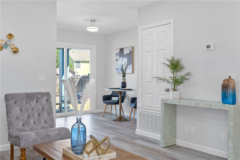 Photo 5 of 34 - 125 Segovia Way, Pflugerville, TX 78660