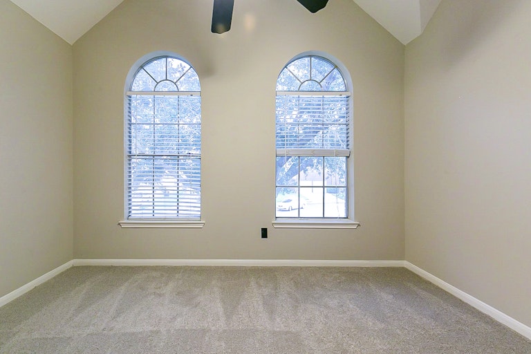 Photo 24 of 27 - 1806 Shadow Haven Ct, Fresno, TX 77545