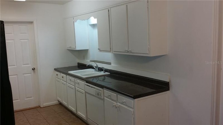 Photo 2 of 13 - 1415 Carlson Dr, Orlando, FL 32804