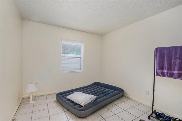 Photo 16 of 22 - 8803 N 13th St, Tampa, FL 33604