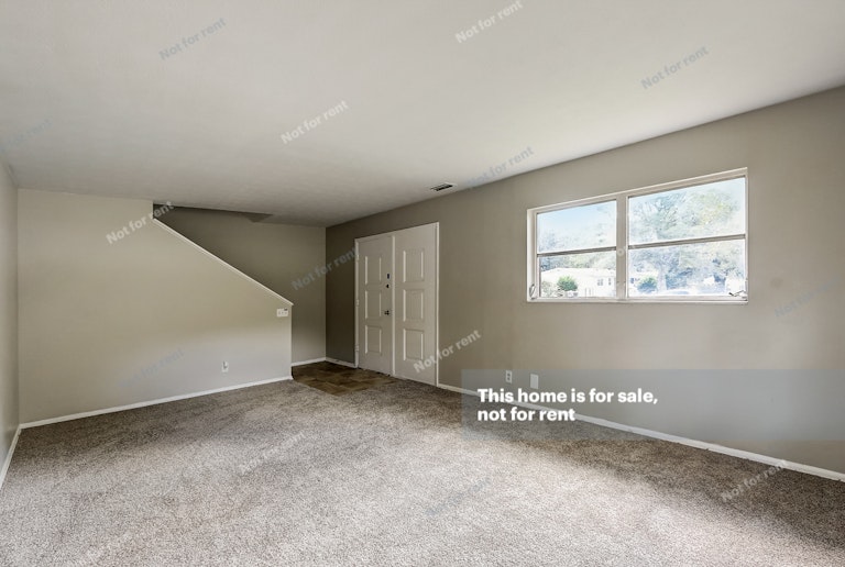 Photo 5 of 30 - 6539 Hugh Ct, Jacksonville, FL 32210