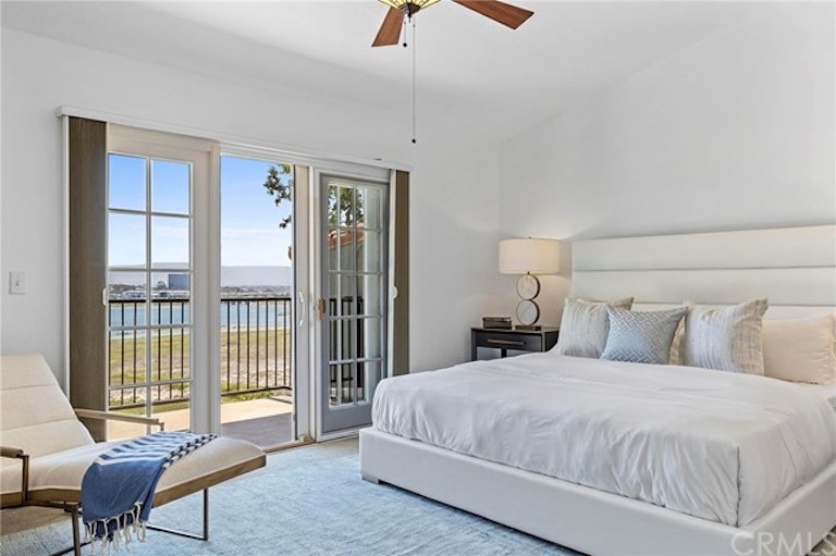 Photo 13 of 28 - 2641 Vista Ornada, Newport Beach, CA 92660