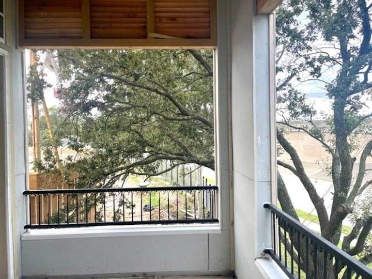 Photo 2 of 13 - 818 Cage St, Houston, TX 77020