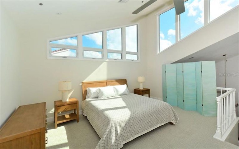 Photo 17 of 25 - 2204 Harbour Court Dr, Longboat Key, FL 34228