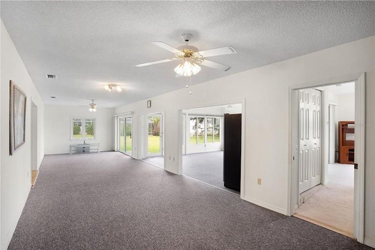 Photo 12 of 31 - 33436 Picciola Dr, Fruitland Park, FL 34731