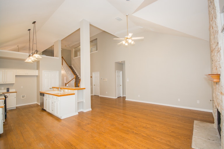 Photo 9 of 34 - 971 Lea Meadow Dr, Lewisville, TX 75077