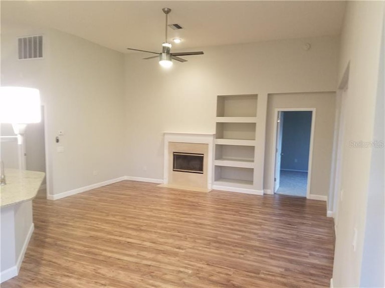 Photo 5 of 25 - 19406 Golden Slipper Pl, Lutz, FL 33558