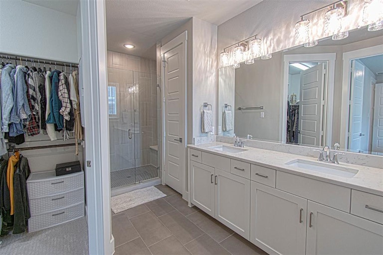 Photo 33 of 40 - 8251 Nunley Ln, Dallas, TX 75231