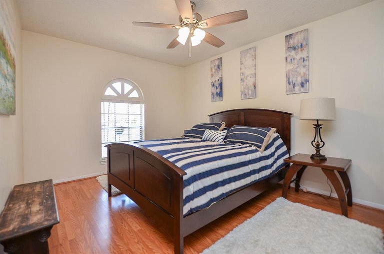 Photo 31 of 38 - 939 Hidden Canyon Rd, Katy, TX 77450
