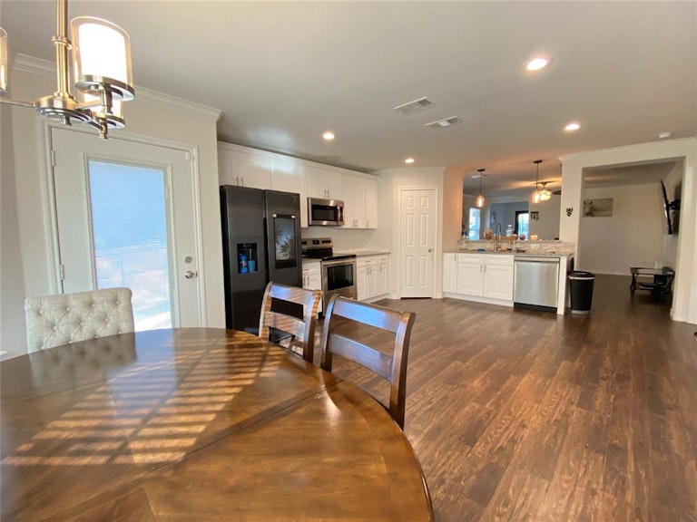 Photo 6 of 21 - 2741 Fatima Ave, Dallas, TX 75241
