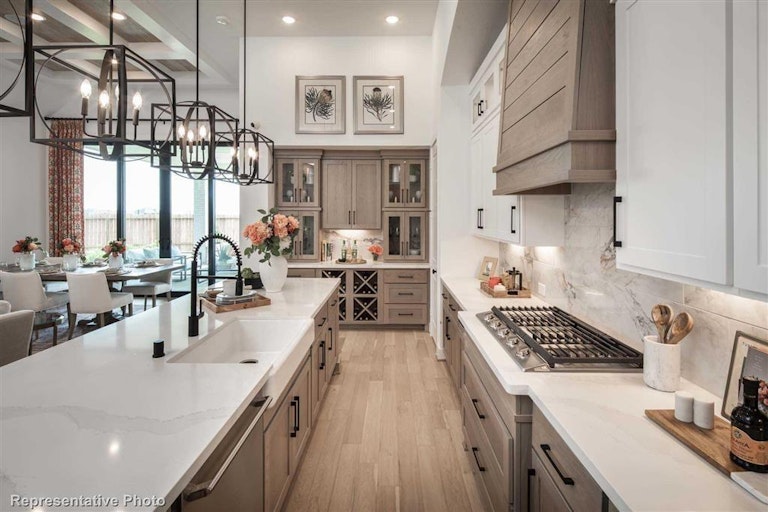 Photo 4 of 37 - 7511 River Birch Ct, Katy, TX 77493
