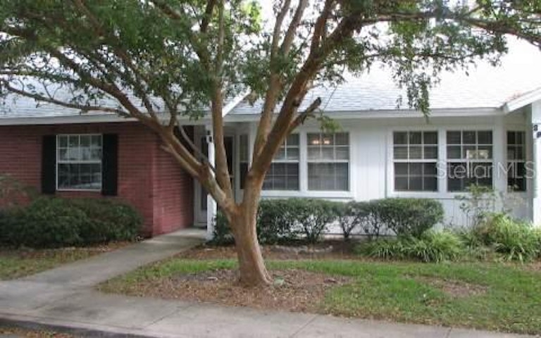 Photo 1 of 1 - 38 Kings Colony Ct, Palm Coast, FL 32137