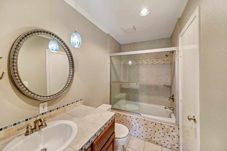 Photo 16 of 27 - 301 N Long Rifle Dr, Fort Worth, TX 76108