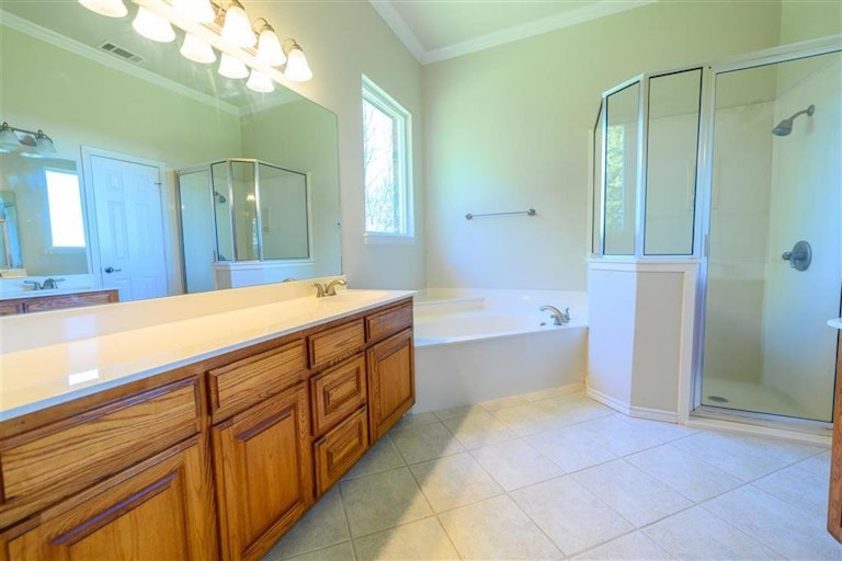 Photo 19 of 40 - 575 Chandler Dr, Aledo, TX 76008