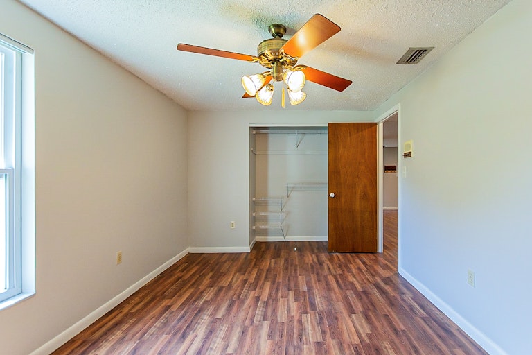 Photo 16 of 21 - 1735 Seneca Ave, Lakeland, FL 33801