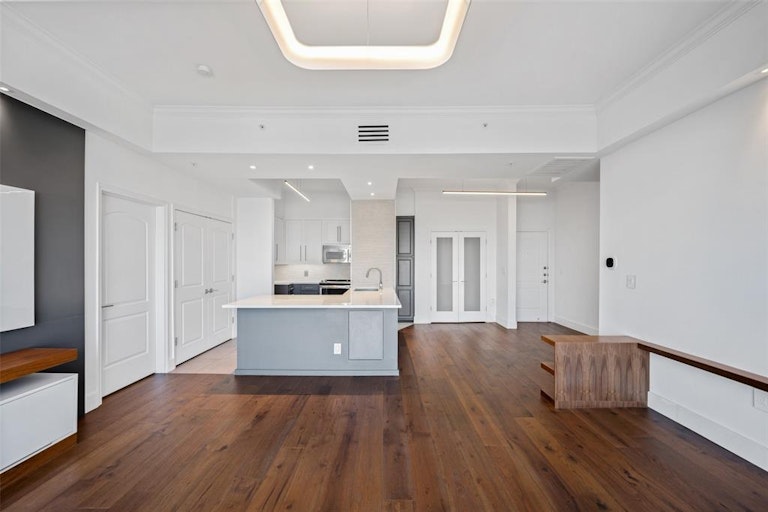 Photo 8 of 38 - 3225 Turtle Creek Blvd #1226, Dallas, TX 75219