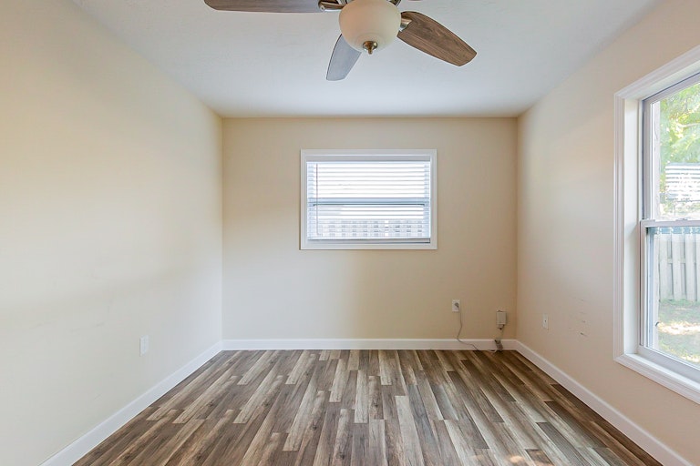 Photo 18 of 26 - 4033 Sandpointe Dr, Bradenton, FL 34205