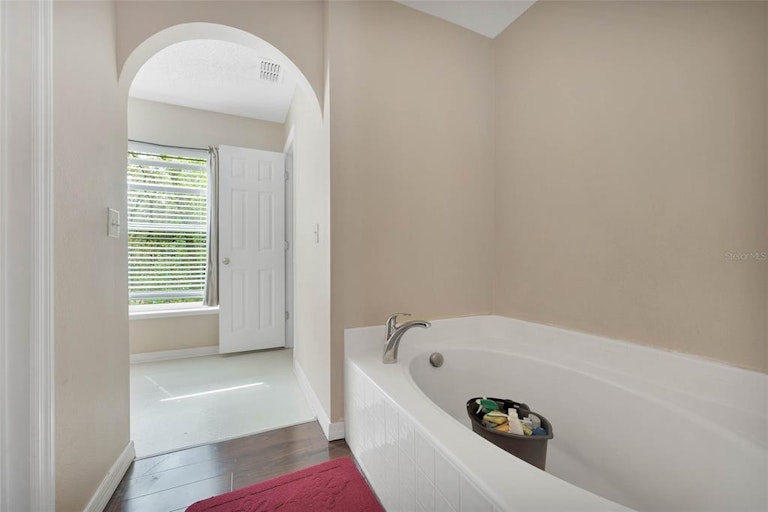 Photo 20 of 34 - 1975 Alambra Cir, Apopka, FL 32703