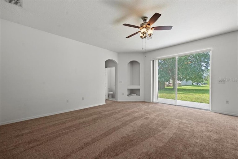 Photo 16 of 37 - 13133 Haverhill Dr, Spring Hill, FL 34609