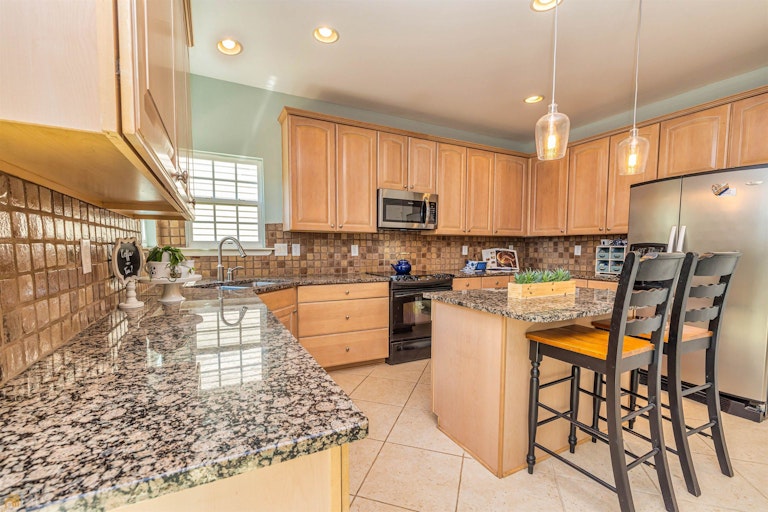 Photo 12 of 61 - 11 Rockridge Dr, Newnan, GA 30265
