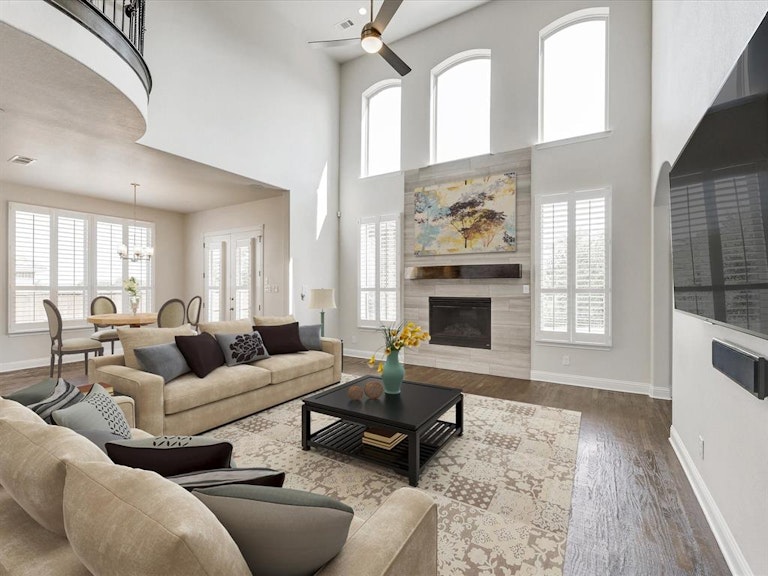 Photo 15 of 39 - 11121 Smoky Oak Ct, Argyle, TX 76226